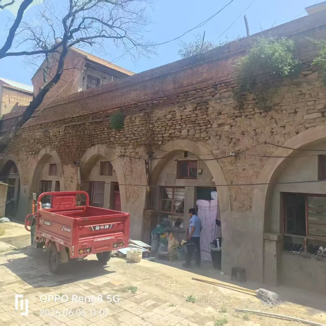 庆城:城关派出所带领社区警务团队开展汛前出租房屋安全检查暨反诈宣传工作