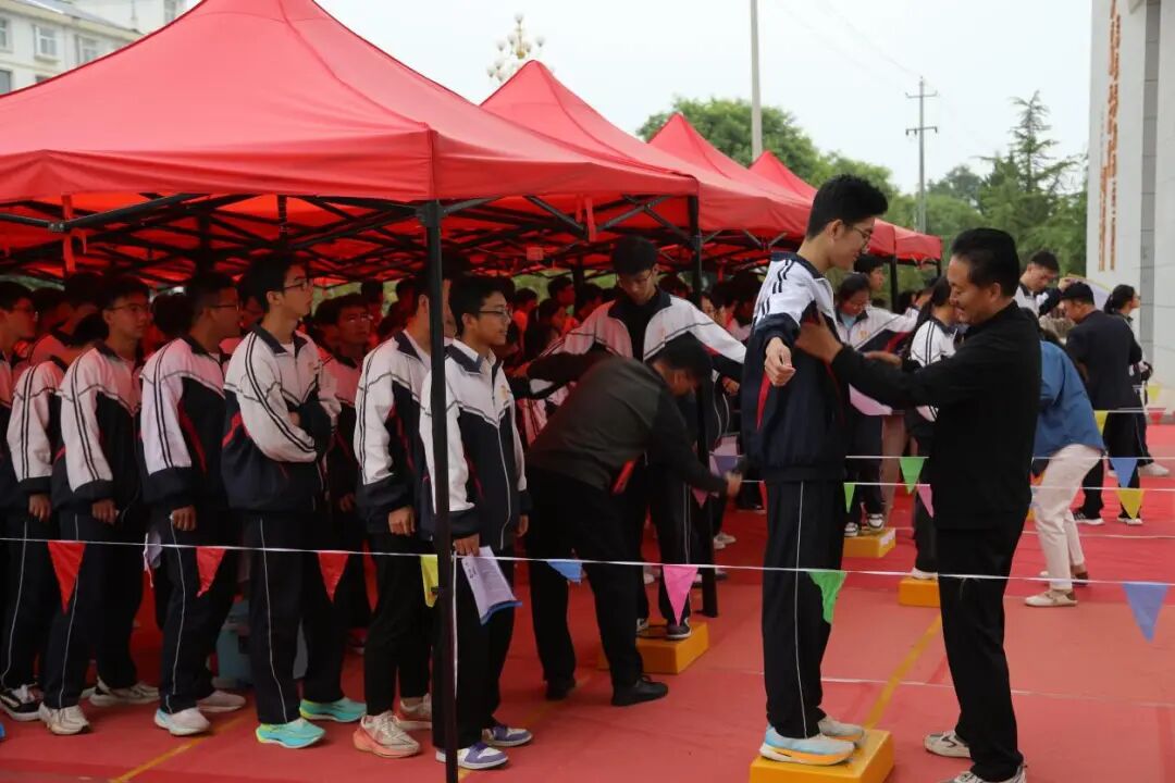 庆城县1122名考生从容奔赴2026年高考考场