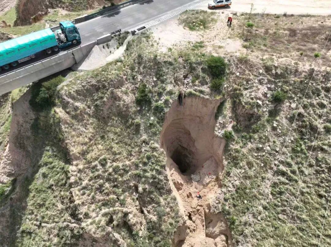 环县公路段:积极排查汛期风险隐患 筑牢公路安全防线