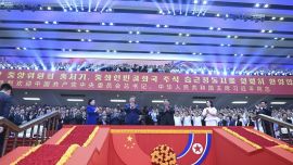 習(xí)近平和彭麗媛觀看朝鮮專場文藝演出