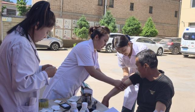 合水县卫生健康局组织开展“结对关爱 义诊送健康”活动