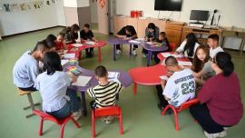 陇东学院师生走进市儿童福利院开展公益课堂