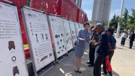 庆阳市博物馆流动展览走进西峰区东湖公园