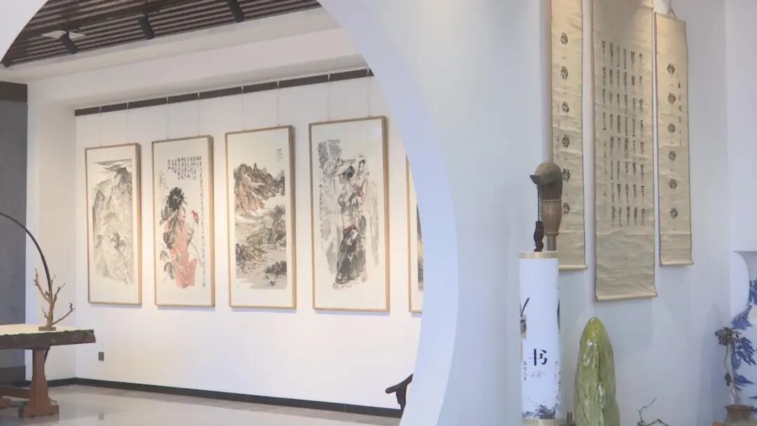 镇原县书画展馆一角。