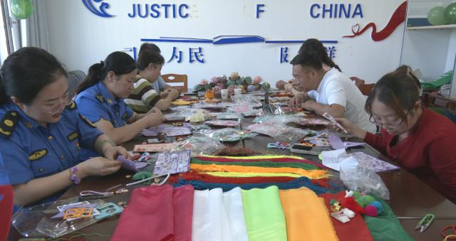 合水县兴业路社区携手共建单位开展“我们的节日·端午”主题共建活动
