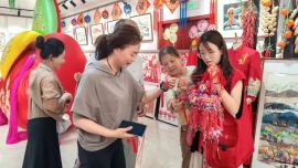 庆阳市文明实践办开展“宣讲+非遗+服务”主题香包惠民活动