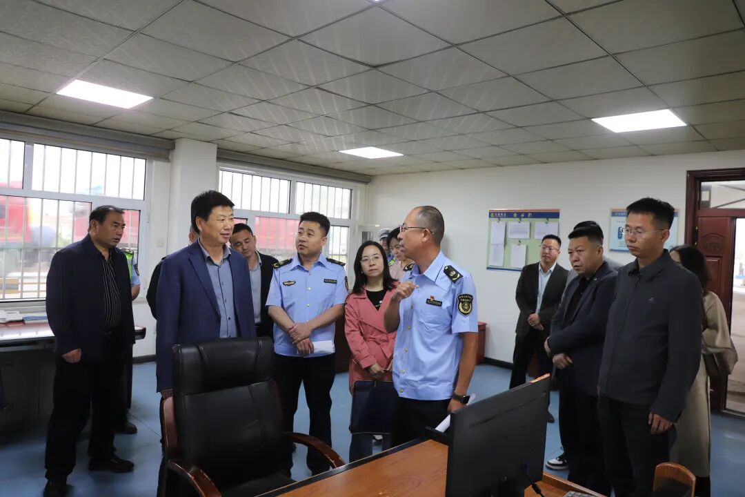 环县人大常委会调研全县行政执法监督工作