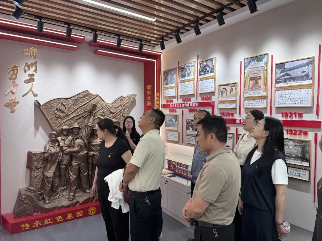 庆阳市红十字会赴市总工会工人文化宫开展主题党日活动