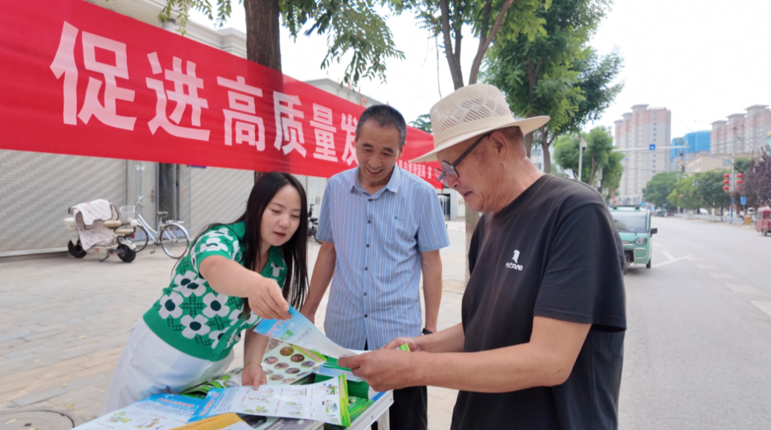 合水县自然资源局开展第36个全国土地日主题宣传活动