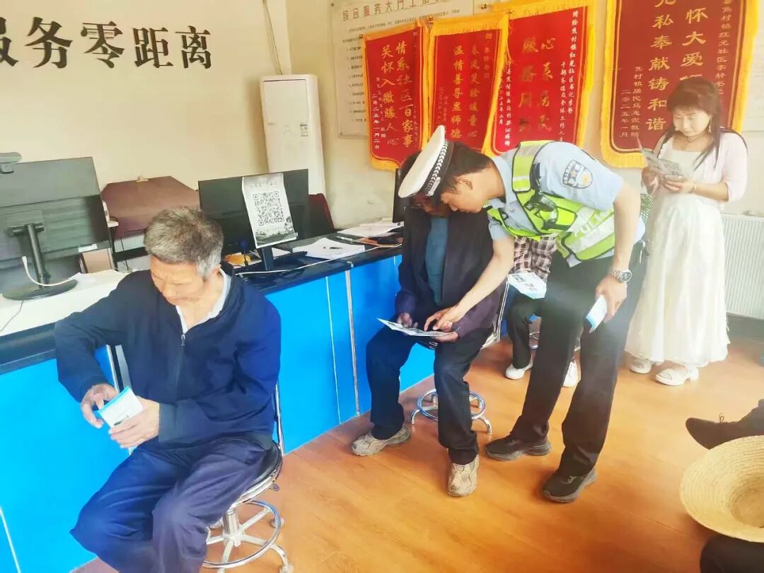 宁县公安交管以&ldquo;七进&rdquo;为契机开展美丽乡村行交通安全巡回宣传活动