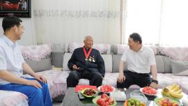 周继军“七一”前夕走访慰问党员代表 向全市广大共产党员致以节日问候和诚挚祝福