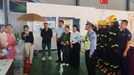 宁县公安交管以“七进”为契机开展美丽乡村行交通安全巡回宣传活动