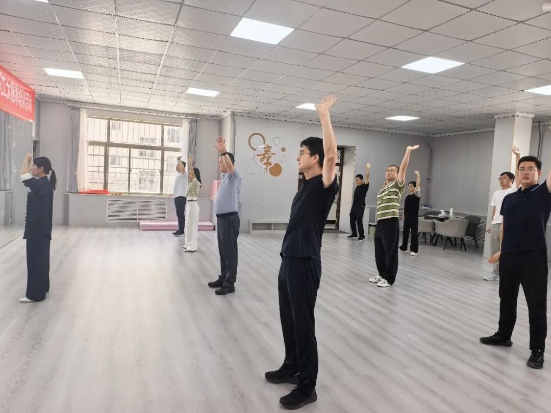 团市委党支部在市工人文化宫开展主题党日活动