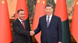 习近平会见孟加拉国总理塔里克