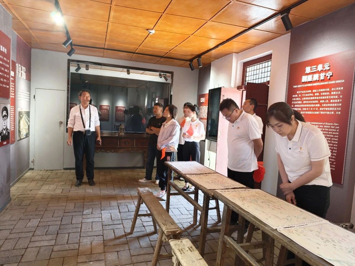 庆阳市政府外事办党支部开展迎&ldquo;七一&rdquo;主题党日实践活动