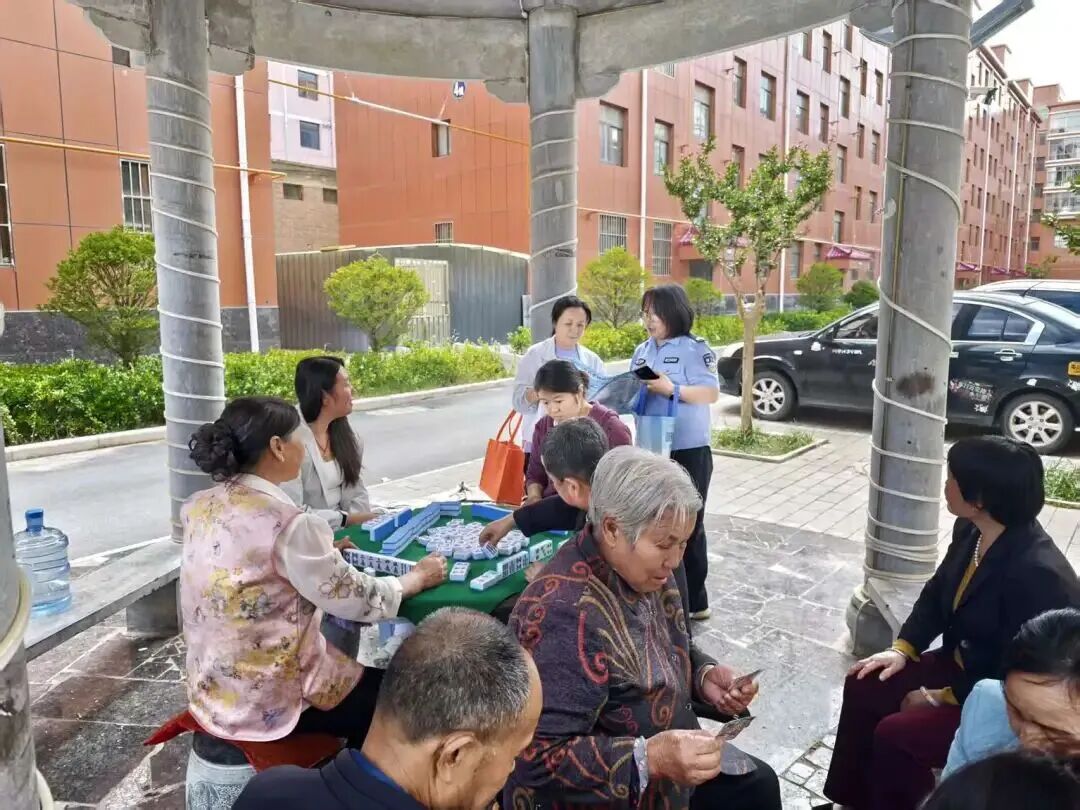 筑牢夏季平安防线——多形式安全宣传进行时