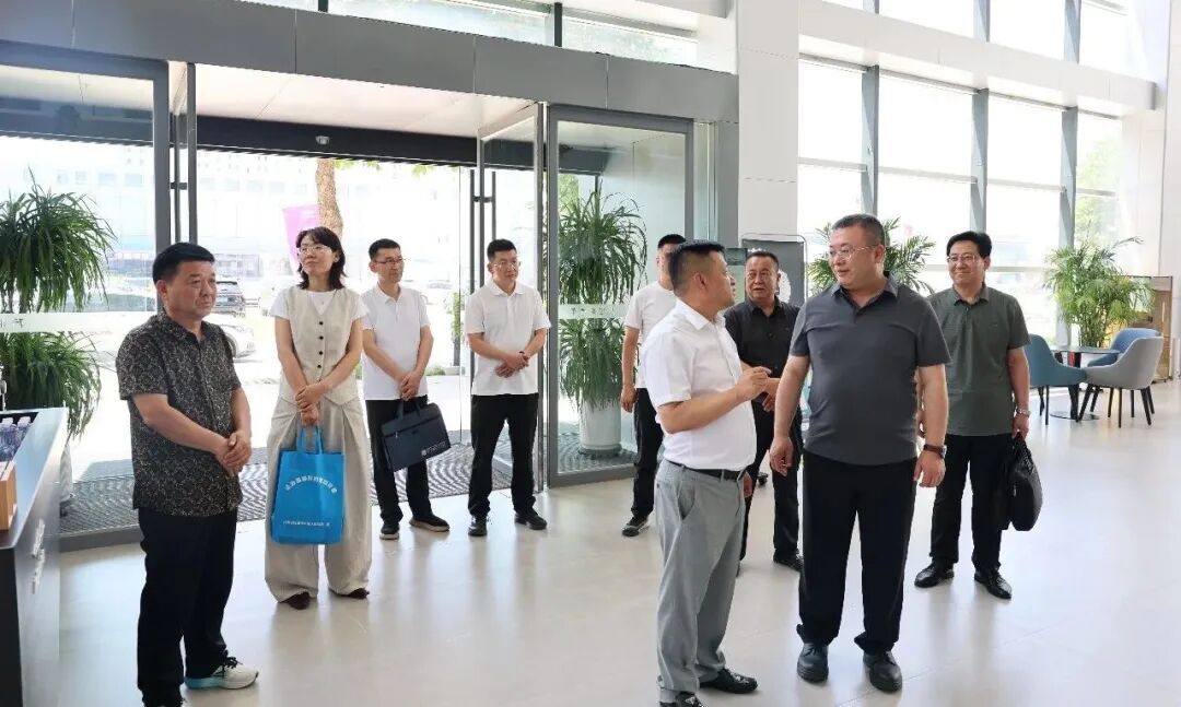 庆阳中院党组书记、院长杨玉龙走访企业  以法治&ldquo;硬支撑&rdquo;护航营商&ldquo;软环境&rdquo;