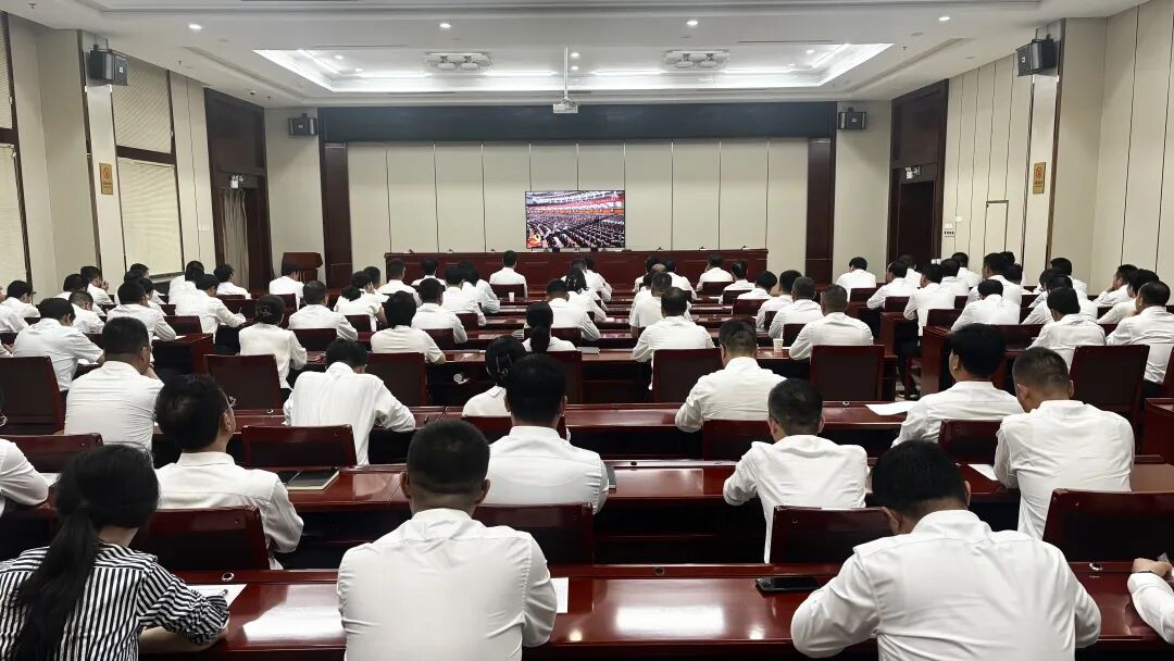 (县直各机关单位党员干部收看庆祝中国共产党成立105周年大会直播)