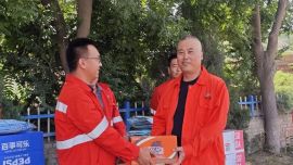 环县公路段为一线职工发放防暑降温品