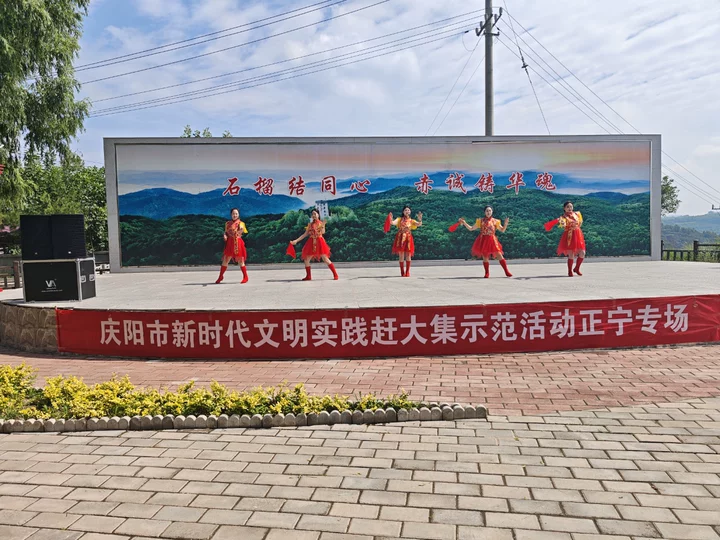 正宁县五顷塬回族乡:文明实践赶大集 新风拂面暖人心