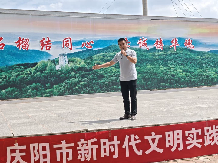 正宁县五顷塬回族乡:文明实践赶大集 新风拂面暖人心