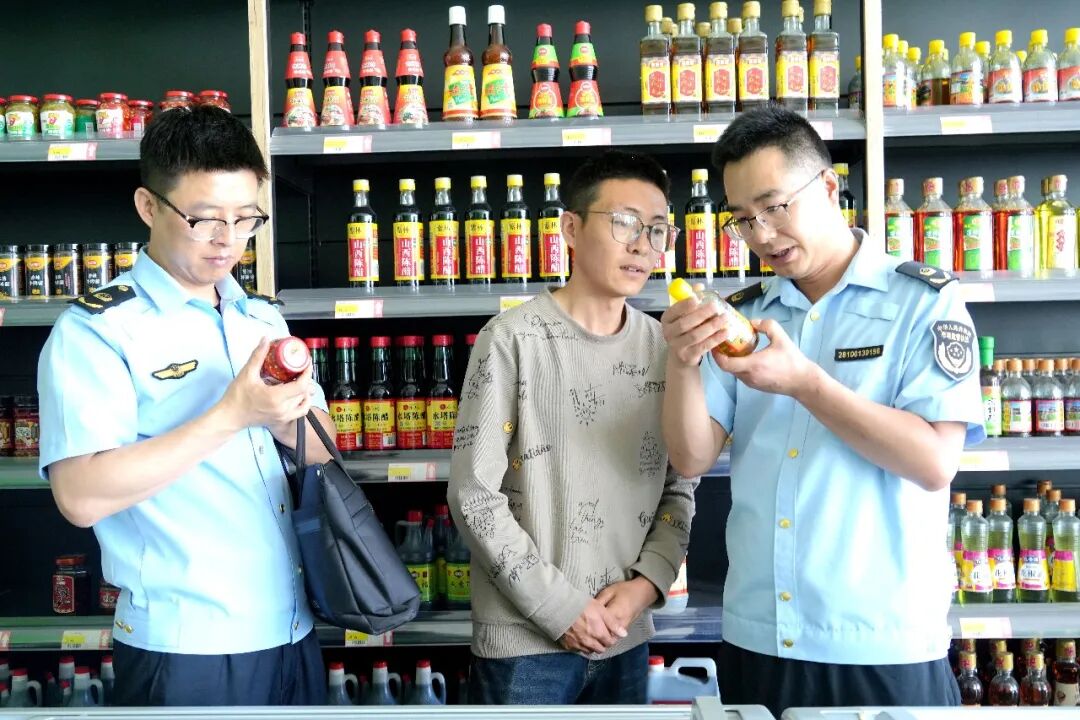 西峰区:多措并举整治市场秩序 让群众买得放心
