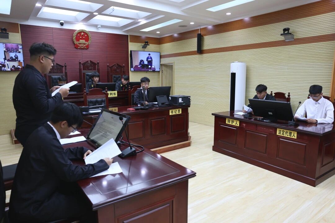 庆阳市中级人民法院开展“走进法院当法官模拟法庭”普及行活动暨普法讲座