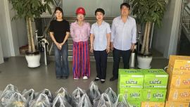 邮储银行宁县支行：炎炎夏日送清凉 金融温情慰工友