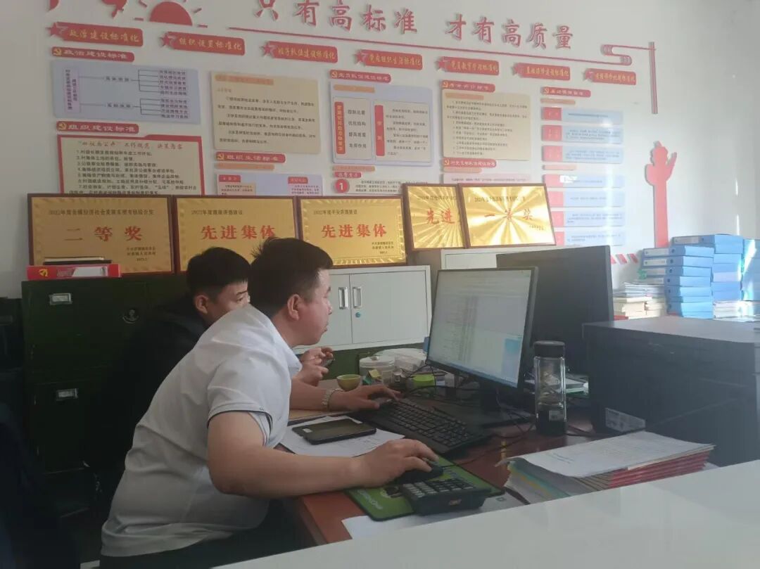 微光聚洪德 实干见初心——看洪德19村“小网格”里的“大情怀”