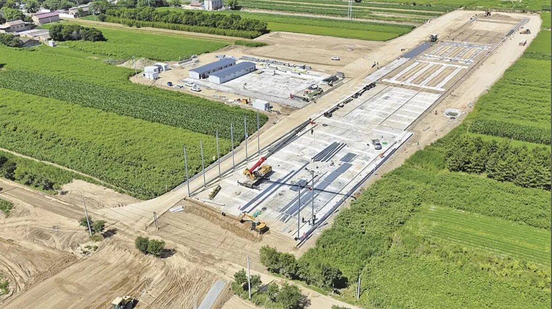 G327线宁县至镇原段项目梁场施工现场。 庆阳融媒记者 郑倩红 摄