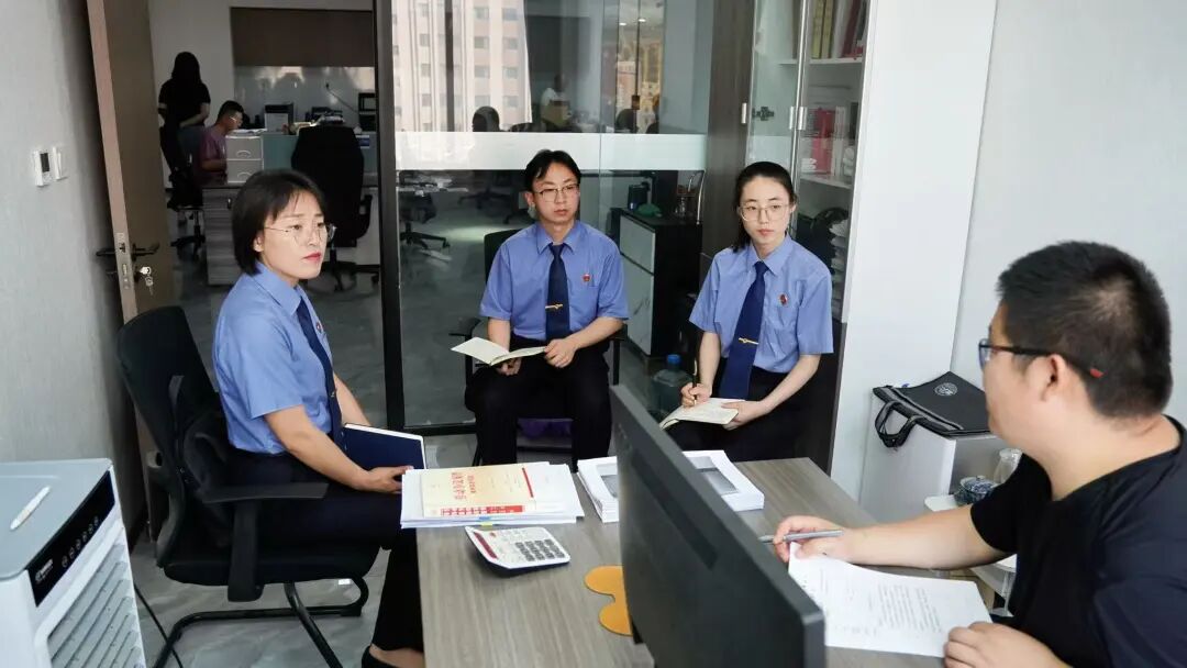 环县人民检察院深入辖区律师事务所走访座谈