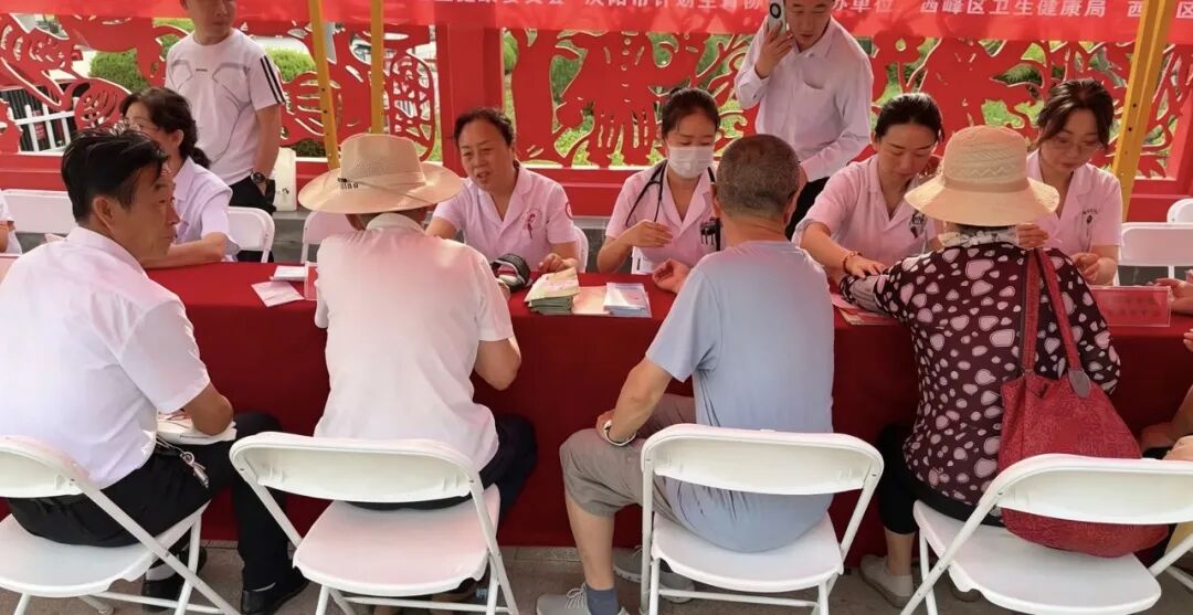庆阳市卫生健康委组织开展第37个世界人口日暨主题党日宣传活动