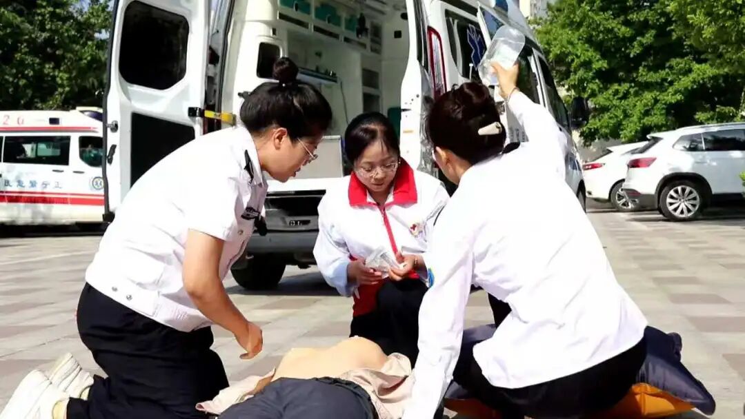 正宁县卫健系统以练备战强本领 筑牢汛期“健康防线”