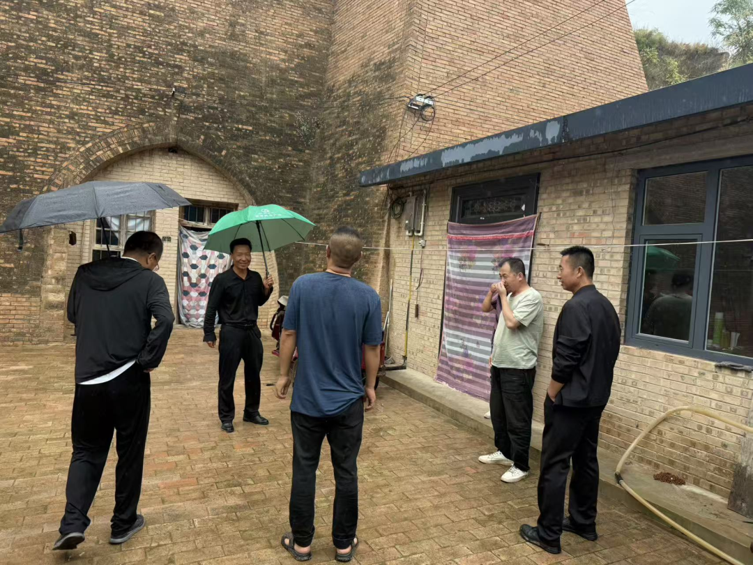庆城县卅铺镇韩台村扎实开展汛期防汛工作