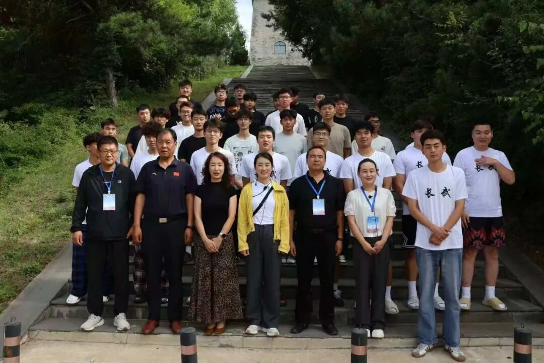 陕甘宁参赛大学生走进我县开展红色生态研学实践