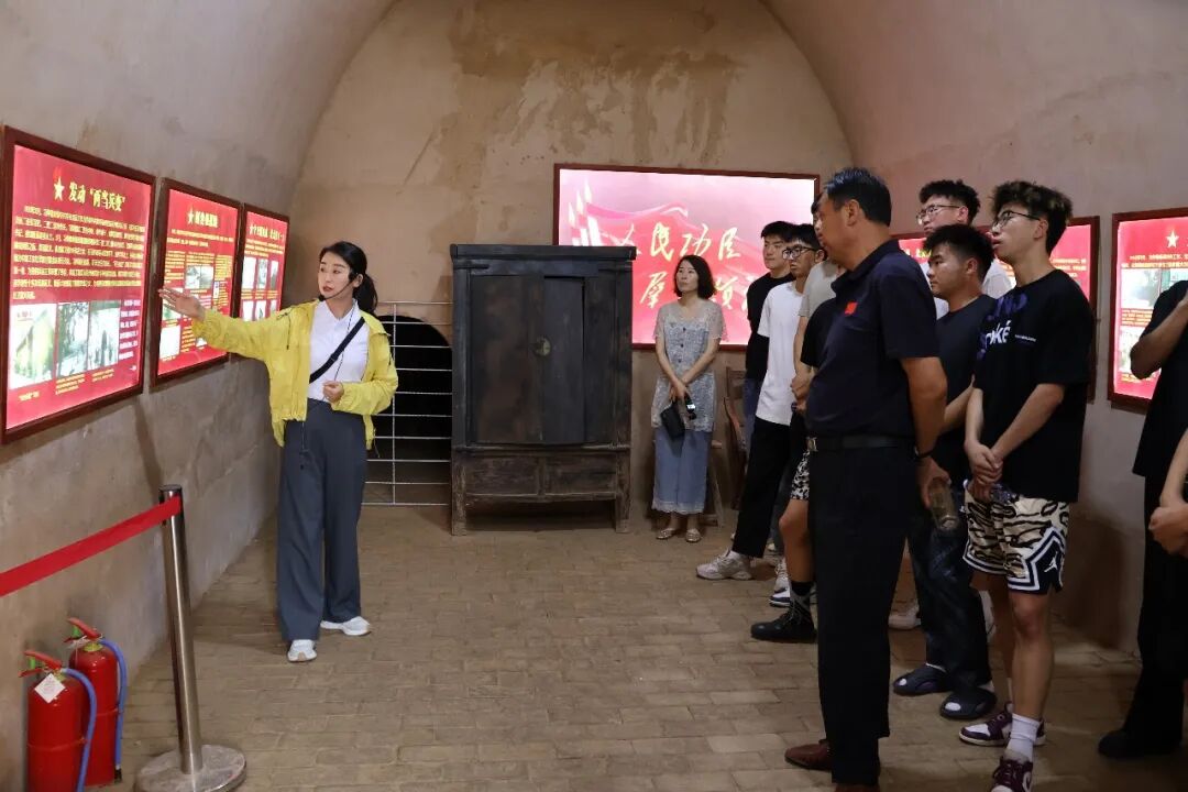 陕甘宁参赛大学生走进我县开展红色生态研学实践