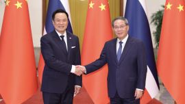 李强同泰国总理阿努廷会谈