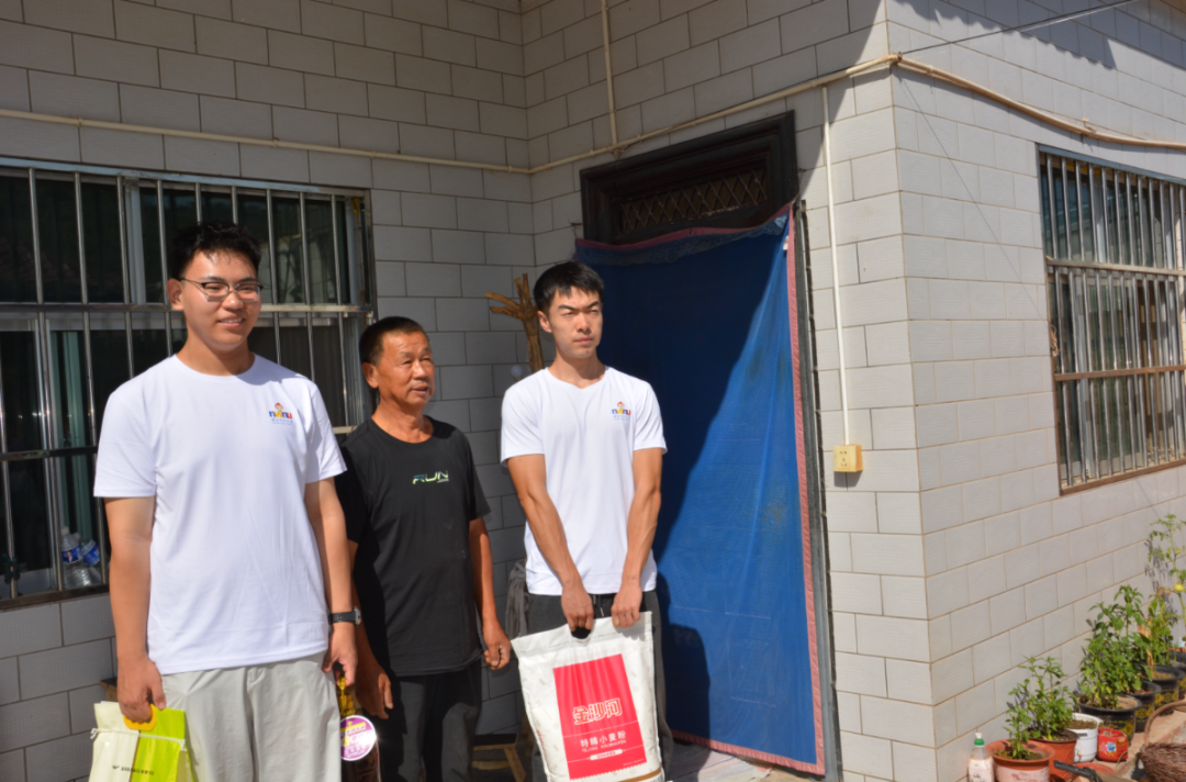 西北师范大学历史文化学院实践团赴南梁开展暑期社会实践活动