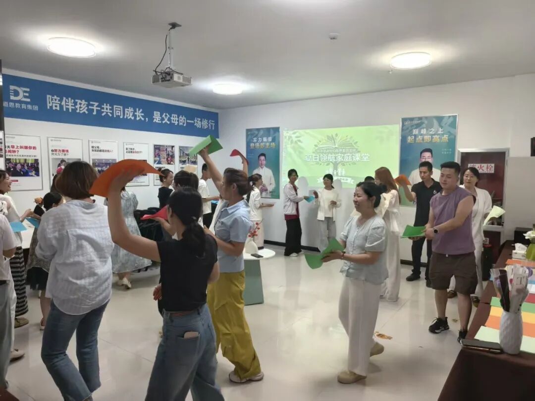 镇原县政协妇联界委员开展家庭教育公益沙龙服务活动
