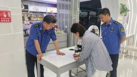 西峰区城管局全面摸排城区户外电子显示屏