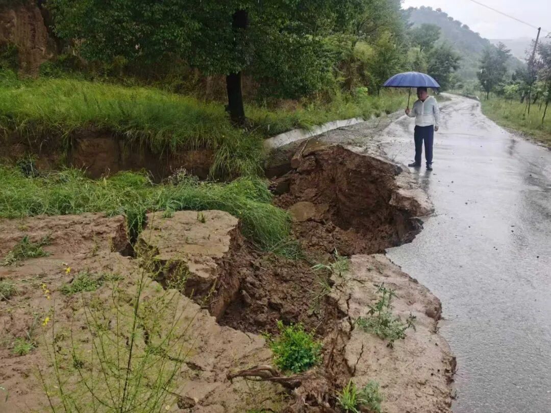 庆城县翟家河乡：雨后排查不松懈 筑牢防汛安全防线
