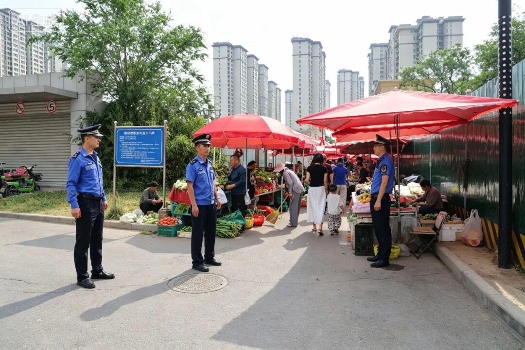 西峰区城管局持续优化潮汐市场,提升市容品质