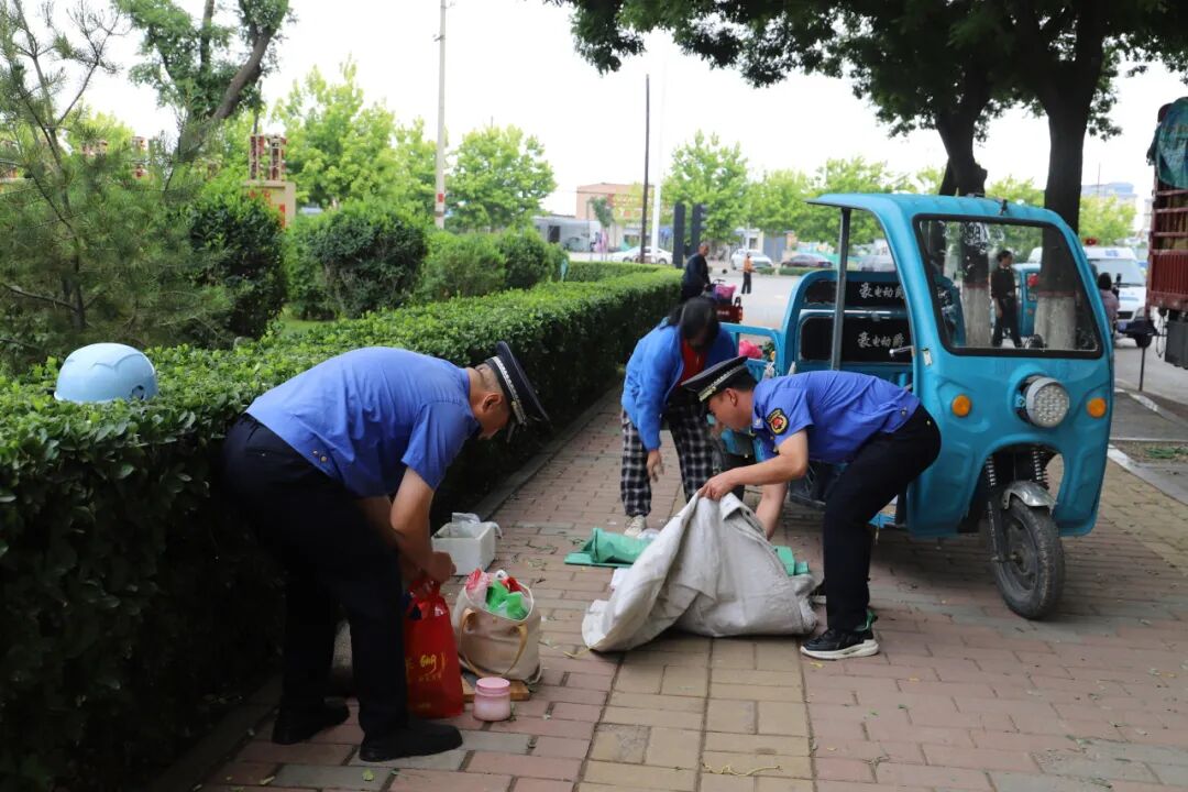 西峰区城管局持续优化潮汐市场,提升市容品质