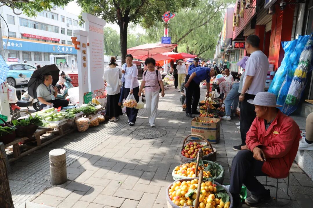 西峰区城管局持续优化潮汐市场,提升市容品质