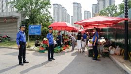 西峰区城管局持续优化潮汐市场，提升市容品质
