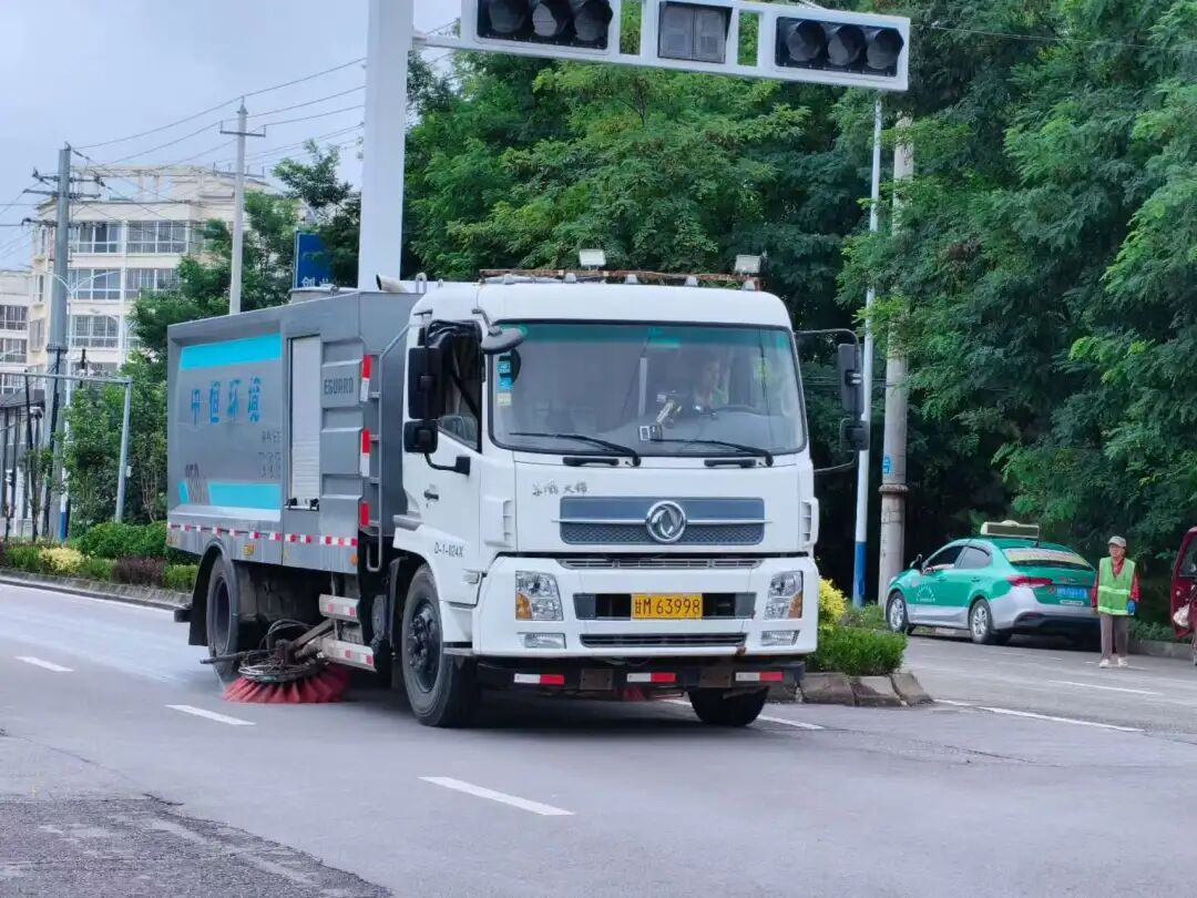 正宁：精细环卫保洁  擦亮城市文明底色