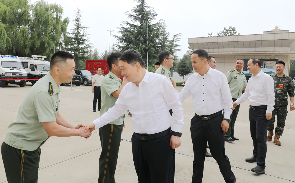 周继军胡志勇&ldquo;八一&rdquo;前夕走访慰问驻庆部队官兵 徐志强一同慰问