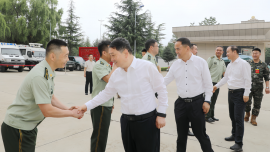周继军胡志勇“八一”前夕走访慰问驻庆部队官兵 徐志强一同慰问