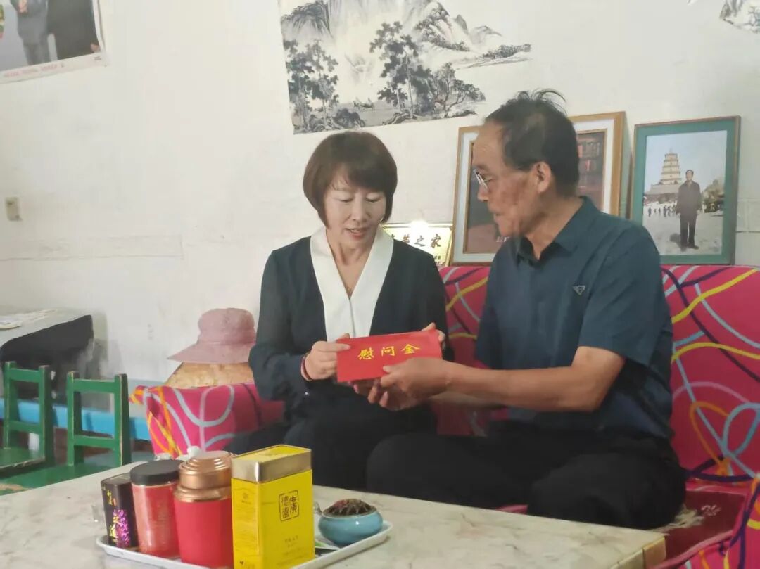 庆阳市退役军人事务局开展“八一”节前走访慰问活动