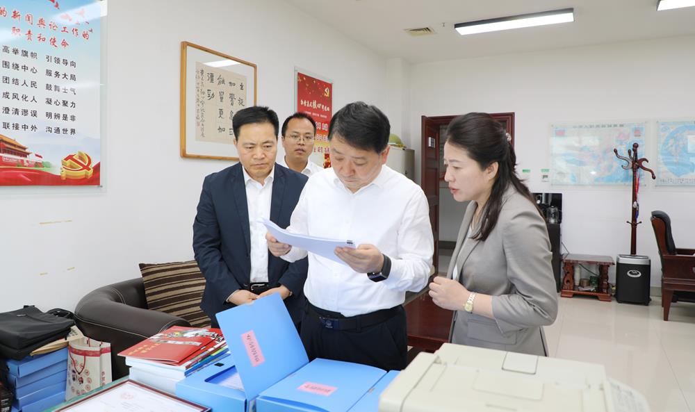 周继军在市直宣传系统有关部门调研时强调 打造“政治过硬、能打胜仗”的宣传队伍 展示“活力迸发、高歌猛进”的庆阳形象